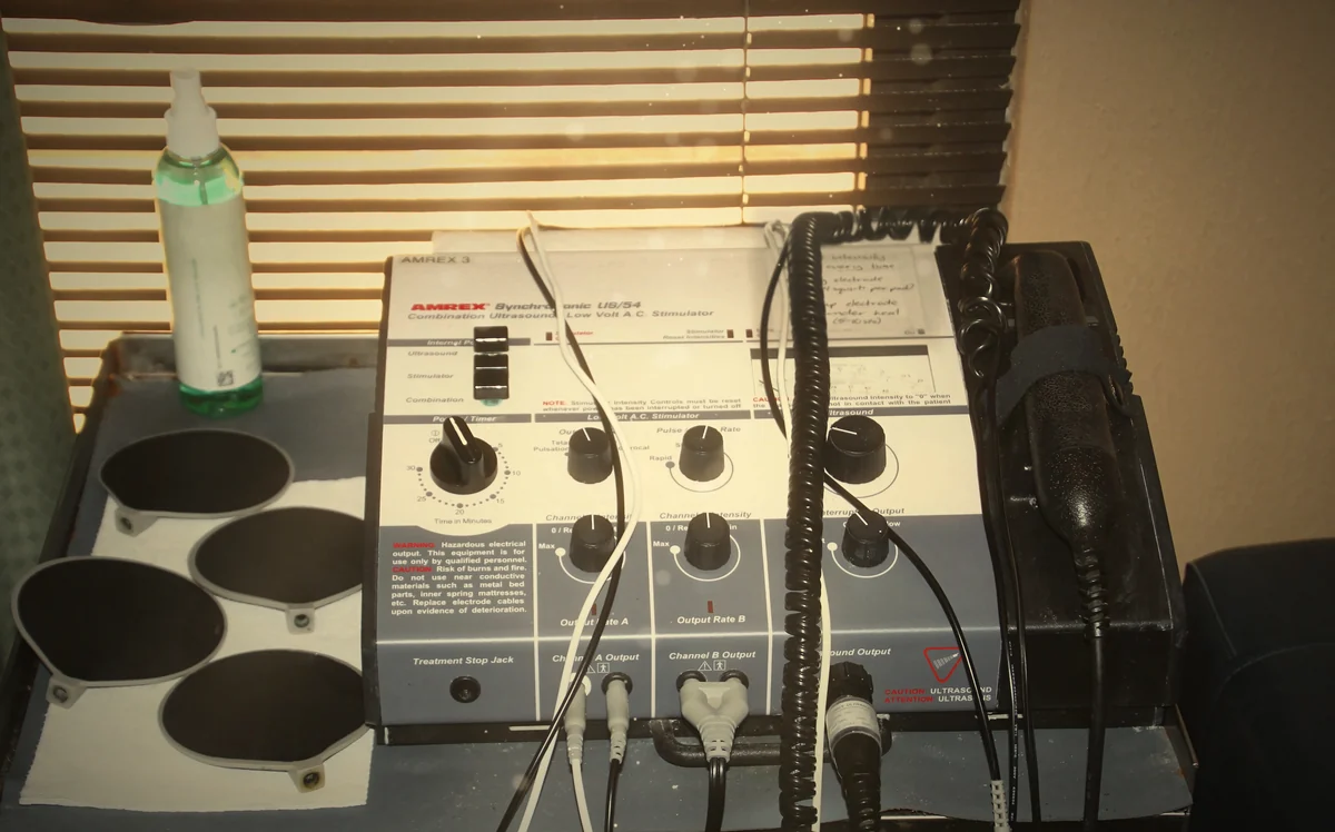 Ultrasound and electrical stimulation therapy unit